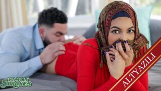 Üvey Annem Başkasını Eve Çağırıyor Türkçe Altyazılı Porno