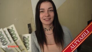 Ev Arkadaşının Külodunu Koklarken Yakalanıyor Türk Porno